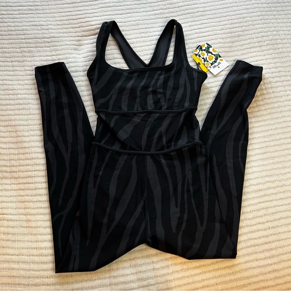 Diane Von Furstenberg Black and Gray Zebra Cat Suit Activewear Target Collab XS - Picture 2 of 9